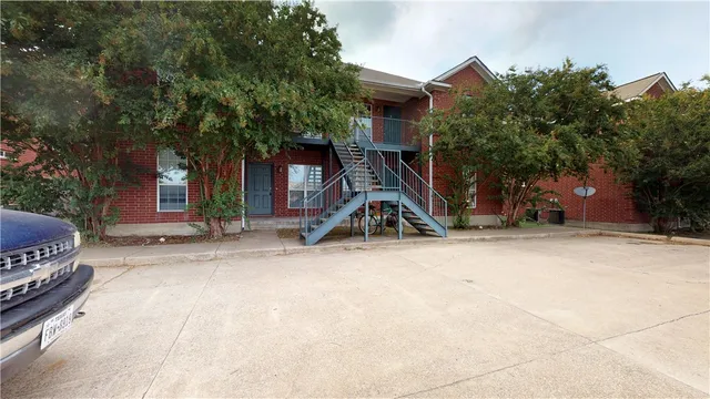 $1,100 | 1511 Hollow Hill Drive, Unit A, Bryan, TX 77802