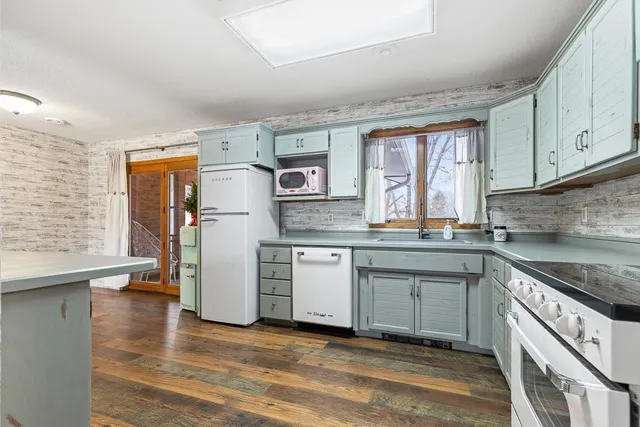 $285,000 | 1104 Cheryl Avenue, Marshall, MN 56258