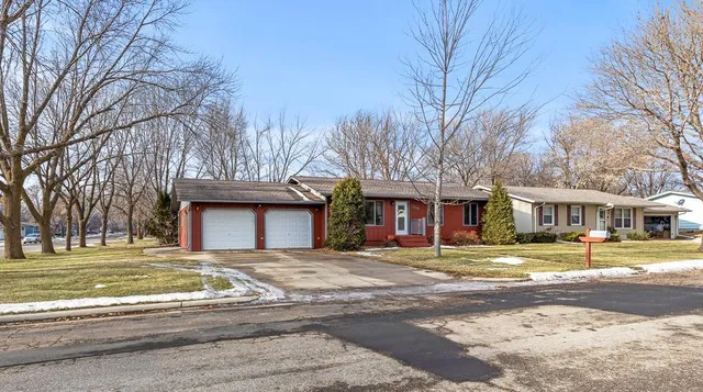 $285,000 | 1104 Cheryl Avenue, Marshall, MN 56258