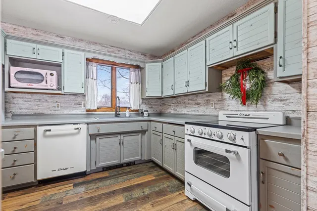 $285,000 | 1104 Cheryl Avenue, Marshall, MN 56258