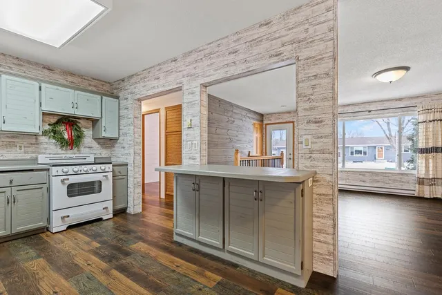 $285,000 | 1104 Cheryl Avenue, Marshall, MN 56258