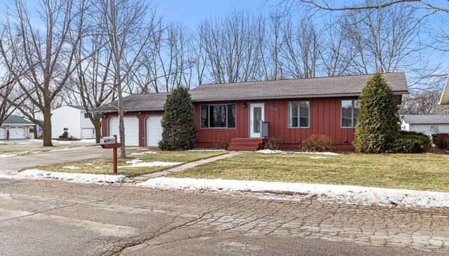 $285,000 | 1104 Cheryl Avenue, Marshall, MN 56258