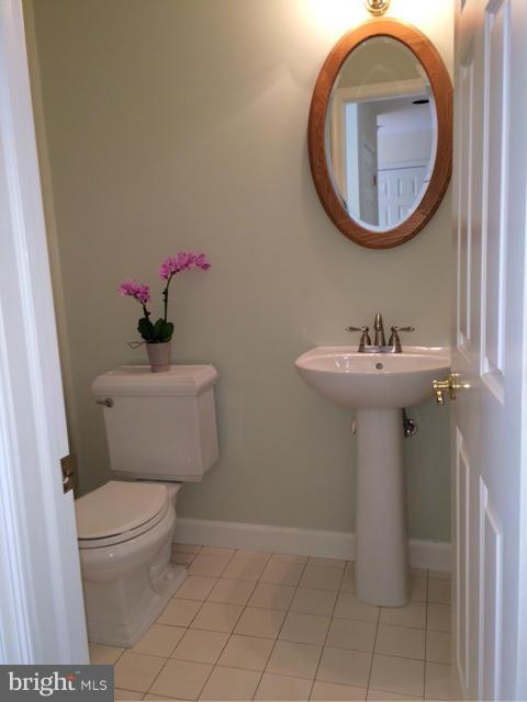 17610 Backbone Road Parkton, MD 21120 - Photo 14 of 30 Main level Powder Room