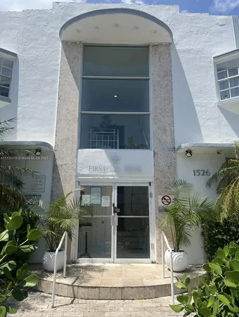 $2,100 | 1526 Pennsylvania Avenue, Unit 15, Miami Beach, FL 33139