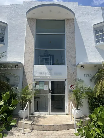 $2,200 | 1526 Pennsylvania Avenue, Unit 15, Miami Beach, FL 33139