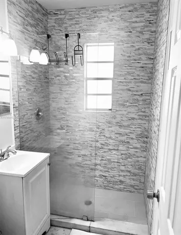 $2,200 | 1526 Pennsylvania Avenue, Unit 15, Miami Beach, FL 33139