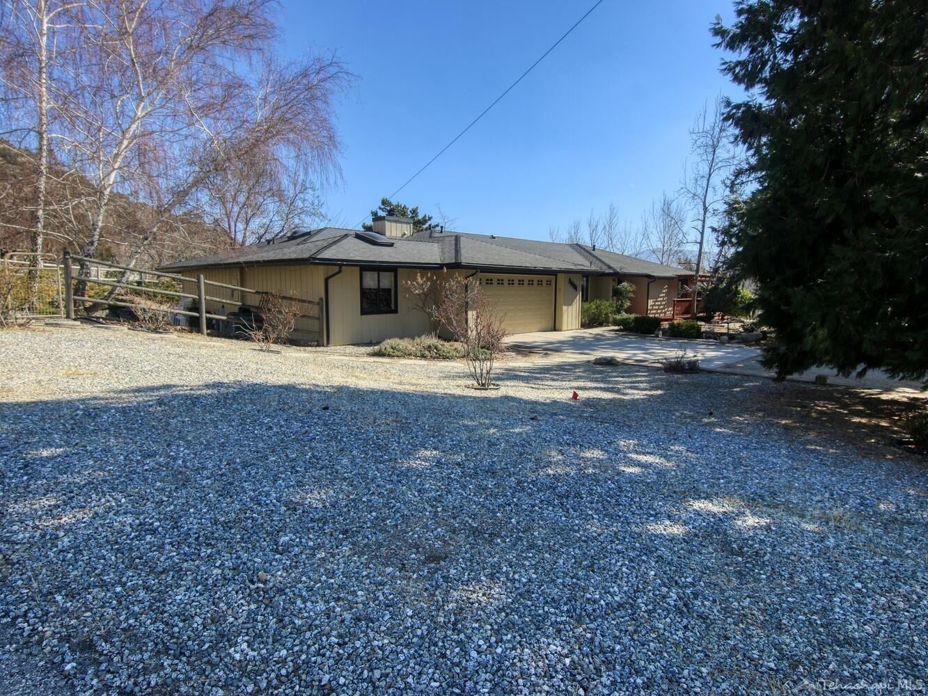 26121 Bear Valley Road Tehachapi, CA 93561 - Photo 4 of 65 Gallery Image 4