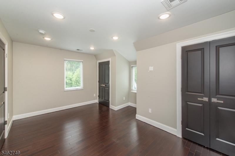 38 Buttonwood Road Essex Fells, NJ 07021 - Photo 5 of 10 Gallery Image 5