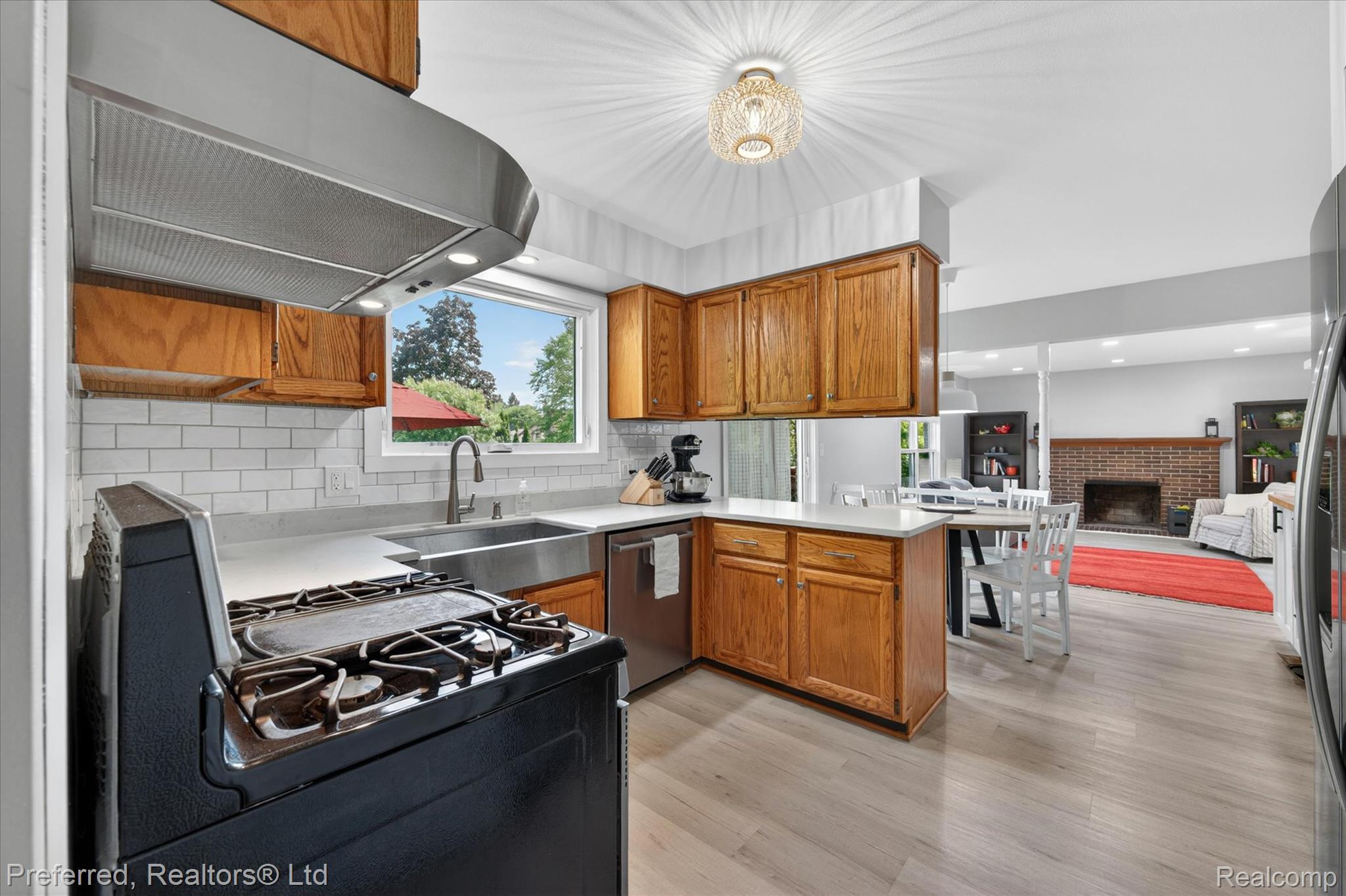 43751 Oakbrook Road Canton, MI 48187 - Photo 19 of 47 Beautifully Updated Kitchen