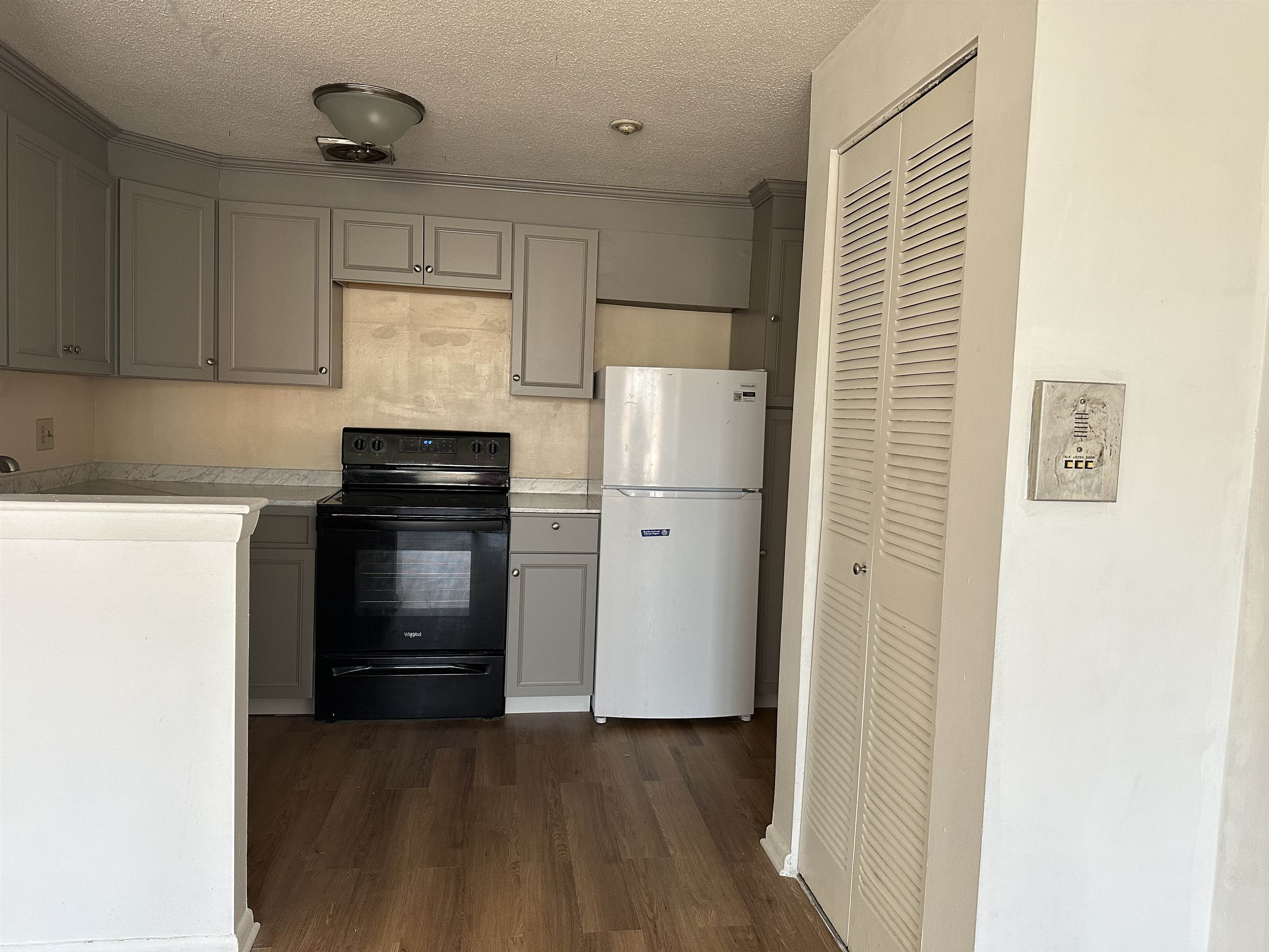 99 Cluff Crossing Road, Unit 5 Salem, NH 03079 - Photo 3 of 16