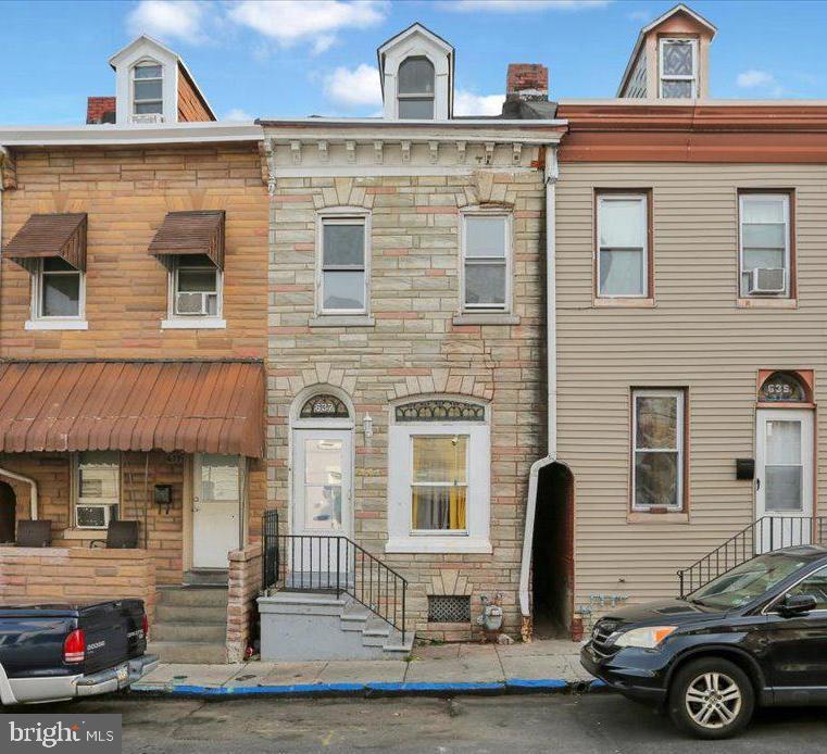 637 Moss Street Reading, PA 19604 - Photo 1 of 17