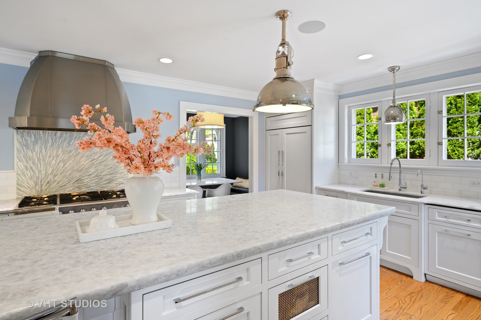 92 Robsart Road Kenilworth, IL 60043 - Photo 17 of 54 a kitchen with sink and window