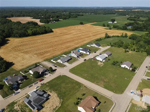 $36,500 | 517 Bluff Meadows Drive, Valmeyer, IL 62295