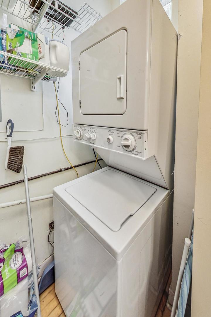 733 West Buckingham Place, Unit 13 Chicago, IL 60657 - Photo 17 of 28