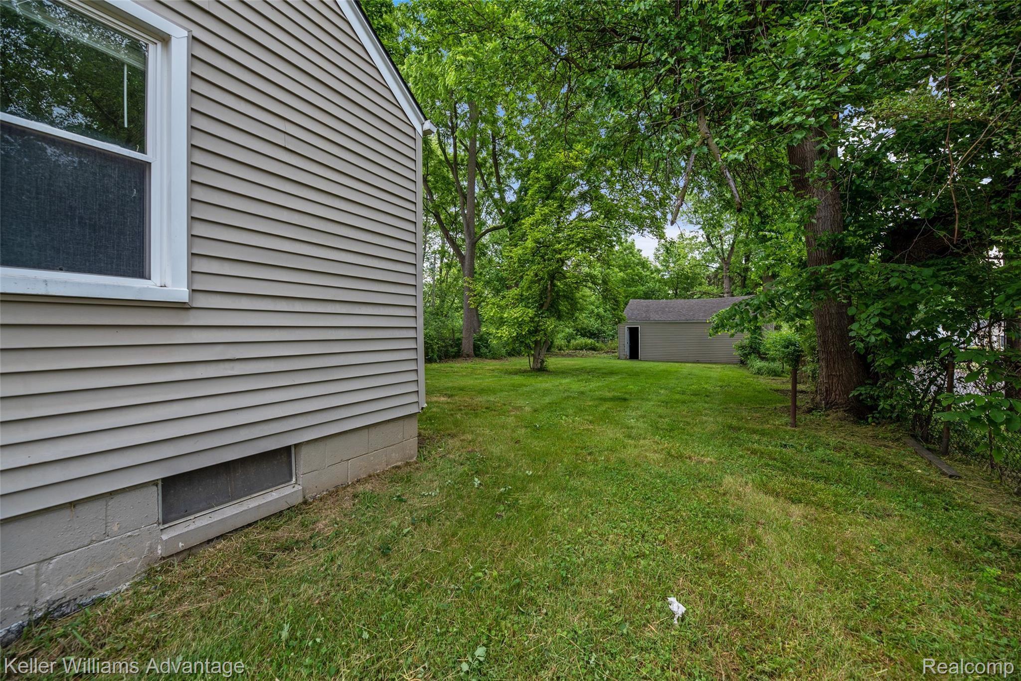 16500 Salem Detroit, MI 48219 - Photo 20 of 24 DSC_6390.jpg