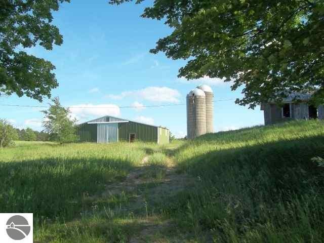 1409 West 18 Road Mesick, MI 49668 - Photo 3 of 6 1854366-2.JPG