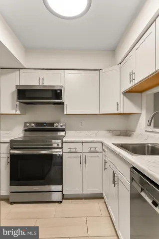 $370,000 | 6925 Mary Caroline Circle, Unit H, Alexandria, VA 22310