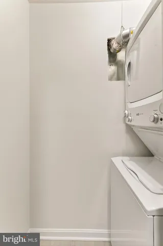 $370,000 | 6925 Mary Caroline Circle, Unit H, Alexandria, VA 22310