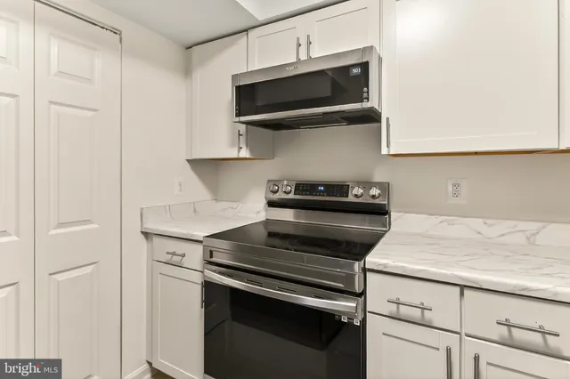 $370,000 | 6925 Mary Caroline Circle, Unit H, Alexandria, VA 22310