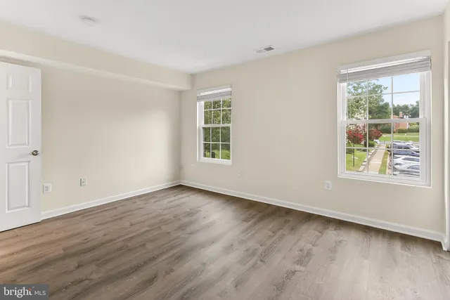 $370,000 | 6925 Mary Caroline Circle, Unit H, Alexandria, VA 22310