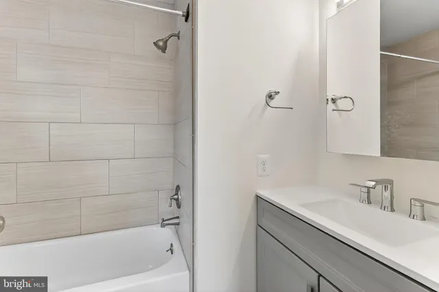 $370,000 | 6925 Mary Caroline Circle, Unit H, Alexandria, VA 22310