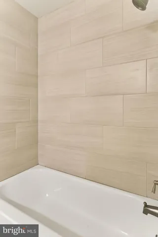 $370,000 | 6925 Mary Caroline Circle, Unit H, Alexandria, VA 22310