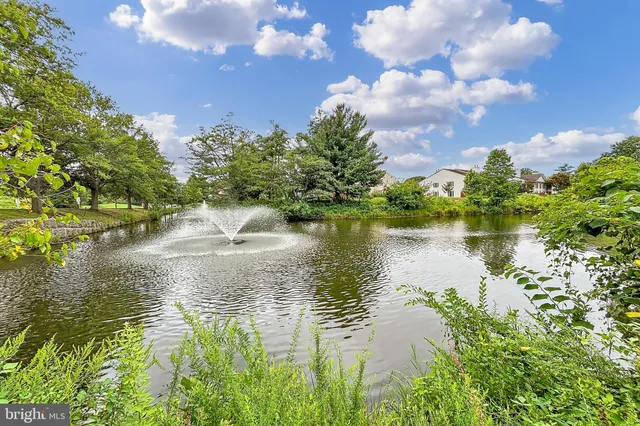 $370,000 | 6925 Mary Caroline Circle, Unit H, Alexandria, VA 22310