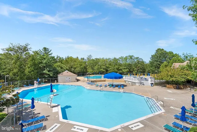 $370,000 | 6925 Mary Caroline Circle, Unit H, Alexandria, VA 22310