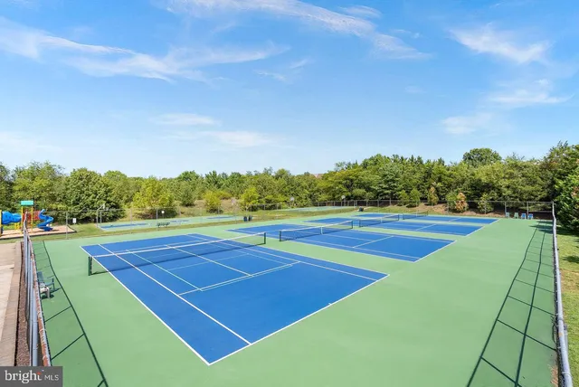 $370,000 | 6925 Mary Caroline Circle, Unit H, Alexandria, VA 22310