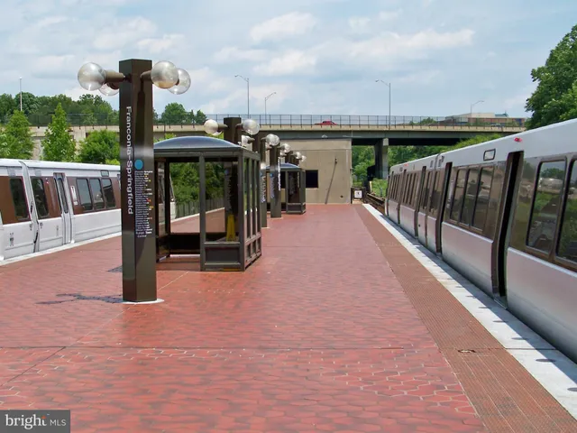 $370,000 | 6925 Mary Caroline Circle, Unit H, Alexandria, VA 22310