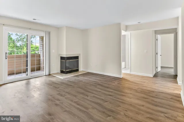 $370,000 | 6925 Mary Caroline Circle, Unit H, Alexandria, VA 22310