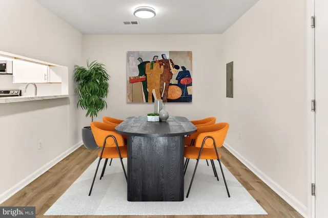 $370,000 | 6925 Mary Caroline Circle, Unit H, Alexandria, VA 22310