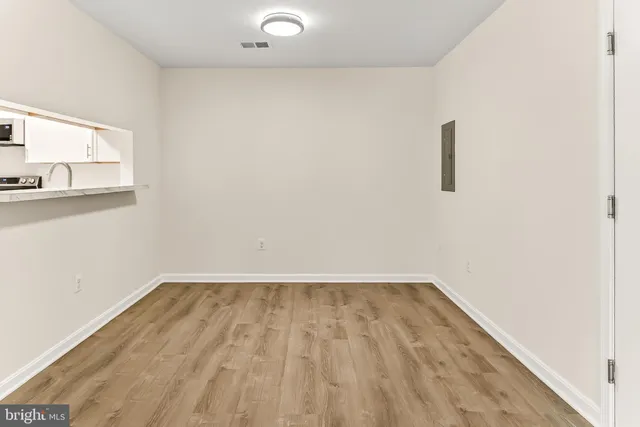 $370,000 | 6925 Mary Caroline Circle, Unit H, Alexandria, VA 22310