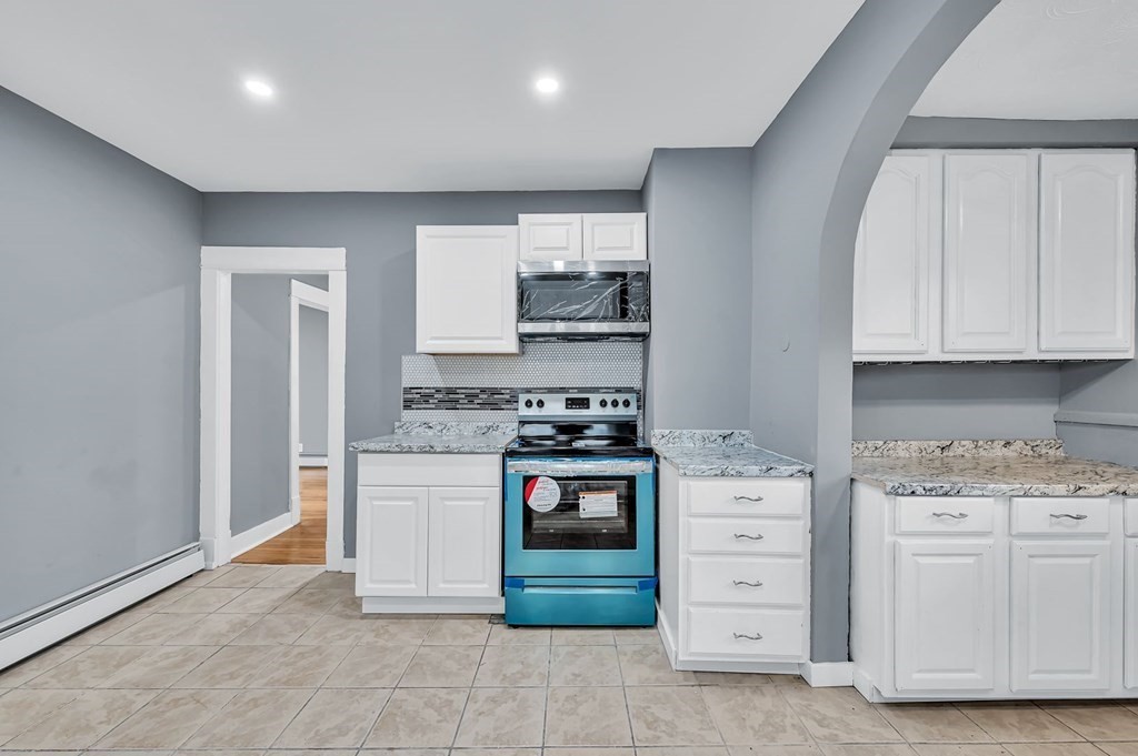 34 Parkside Street Springfield, MA 01104 - Photo 11 of 39 Gallery Image 11