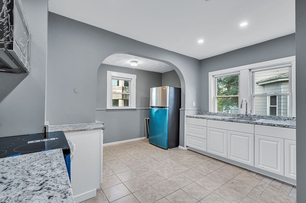 34 Parkside Street Springfield, MA 01104 - Photo 13 of 39 Gallery Image 13