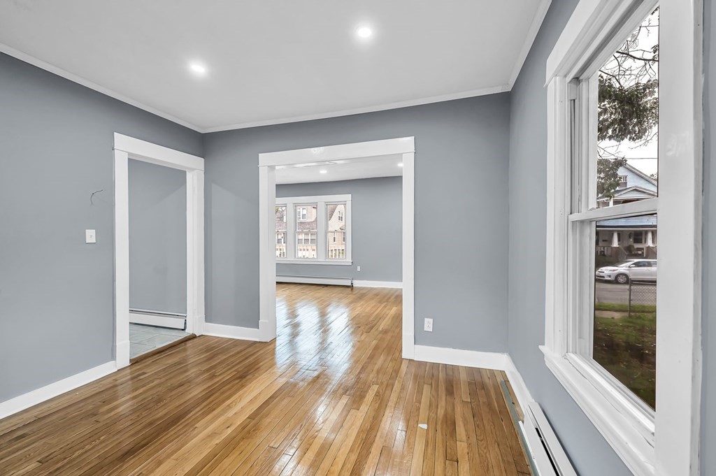 34 Parkside Street Springfield, MA 01104 - Photo 8 of 39 Gallery Image 8