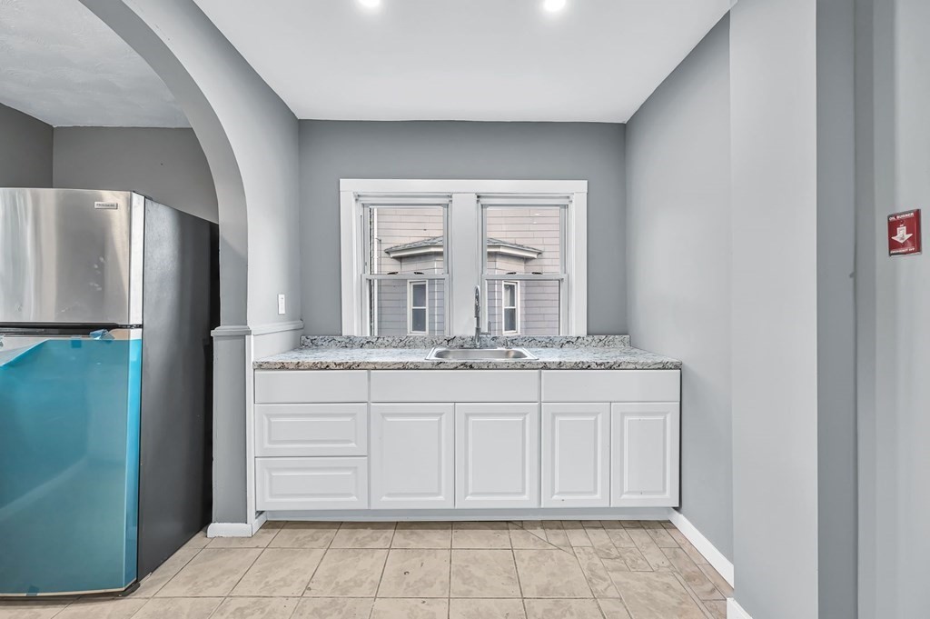 34 Parkside Street Springfield, MA 01104 - Photo 10 of 39 Gallery Image 10