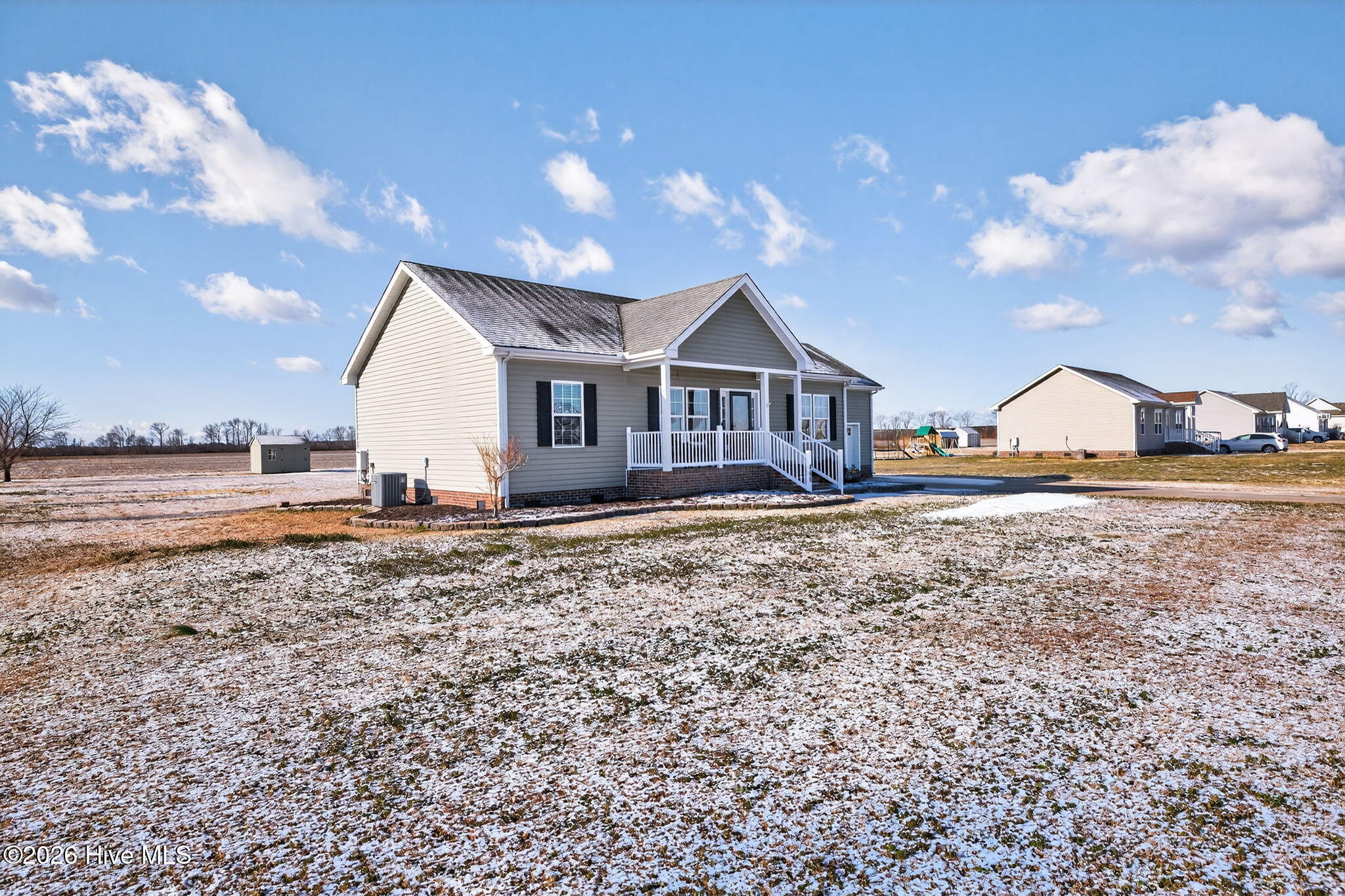 466 Cooper Garrett Road Moyock, NC 27958 - Photo 3 of 26 3-web-or-mls-466-cooper-garrett-rd