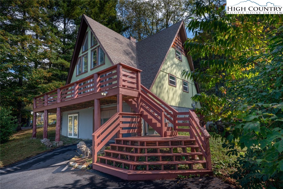 209 Apache Street Newland, NC 28657 - Photo 5 of 42 a front view of a house