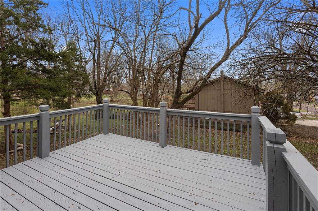 302 South Franklin Street Spring Hill, KS 66083 - Photo 24 of 27