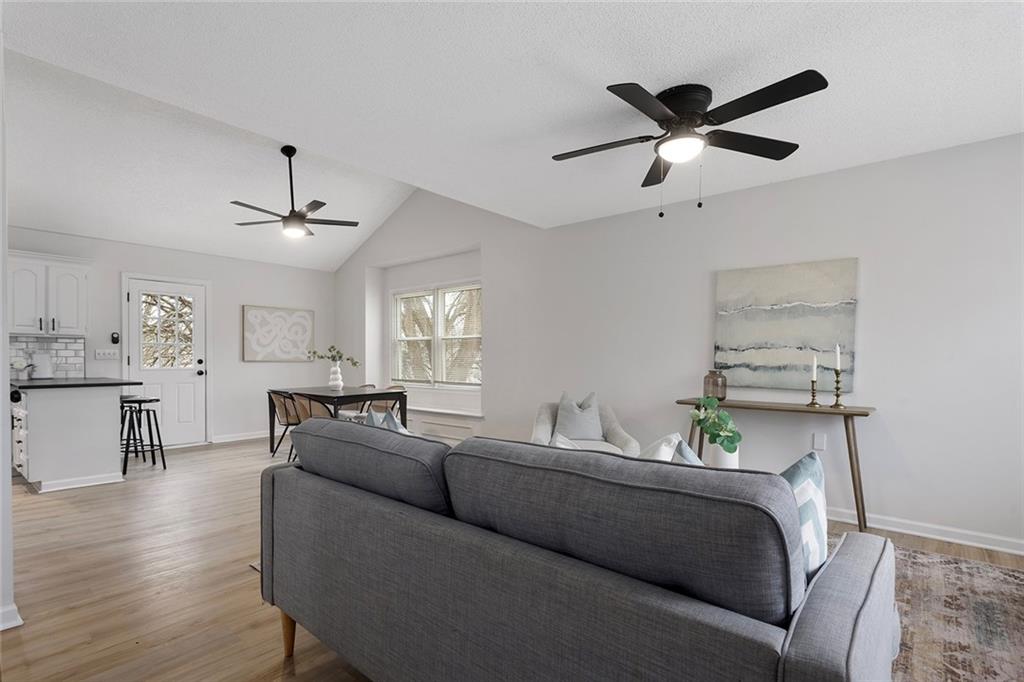 302 South Franklin Street Spring Hill, KS 66083 - Photo 3 of 27