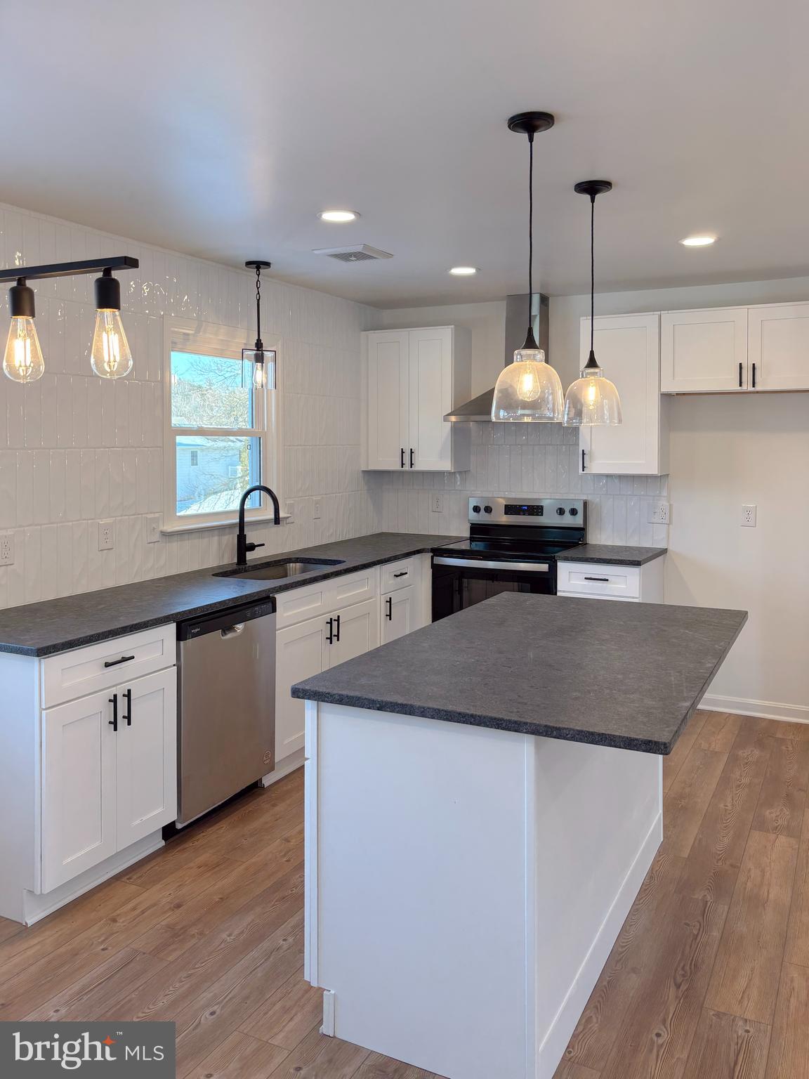 88 Browning Road Lancaster, PA 17602 - Photo 4 of 22 Gallery Image 4