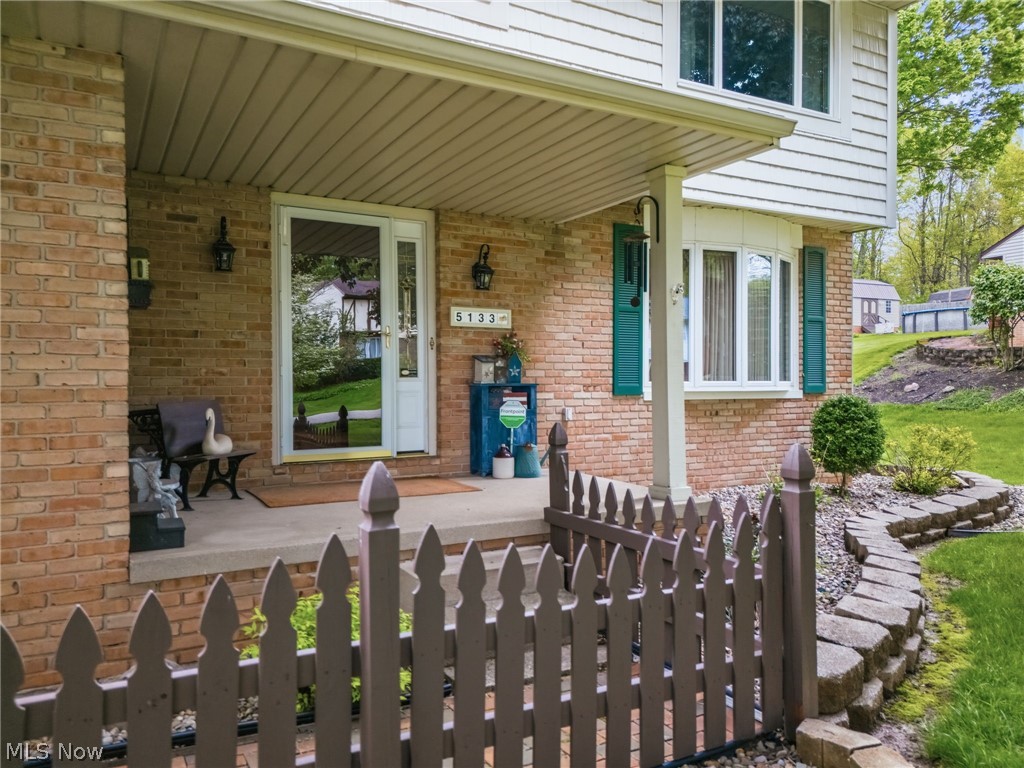 5133 Seaview Circle Northwest Canton, OH 44708 - Photo 3 of 30