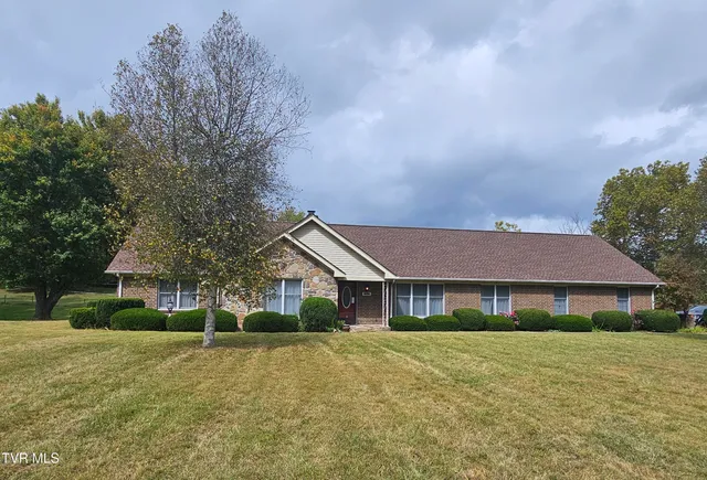 $375,000 | 28065 Lee Highway, Abingdon, VA 24211