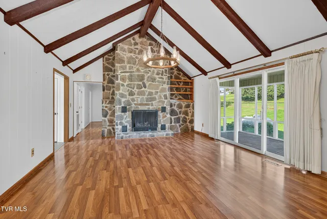 $375,000 | 28065 Lee Highway, Abingdon, VA 24211