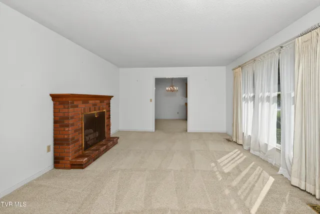 $375,000 | 28065 Lee Highway, Abingdon, VA 24211