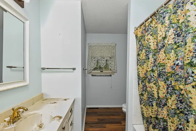 $375,000 | 28065 Lee Highway, Abingdon, VA 24211