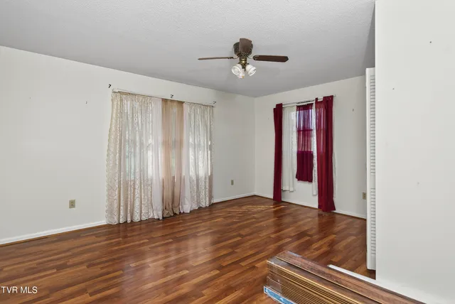 $375,000 | 28065 Lee Highway, Abingdon, VA 24211