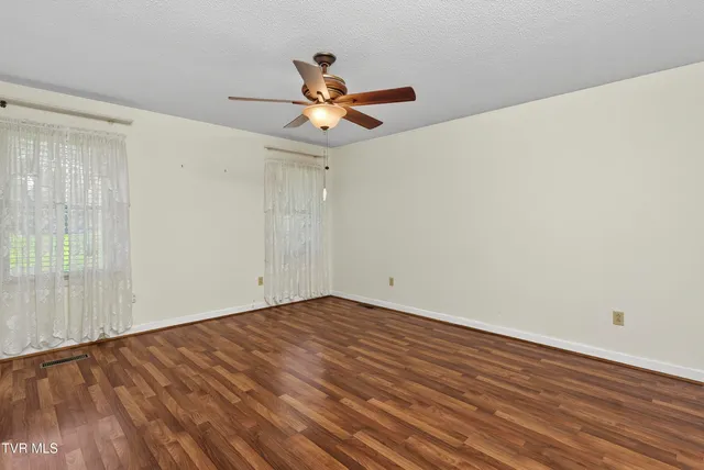 $375,000 | 28065 Lee Highway, Abingdon, VA 24211