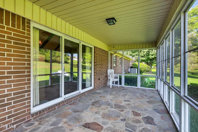 $375,000 | 28065 Lee Highway, Abingdon, VA 24211